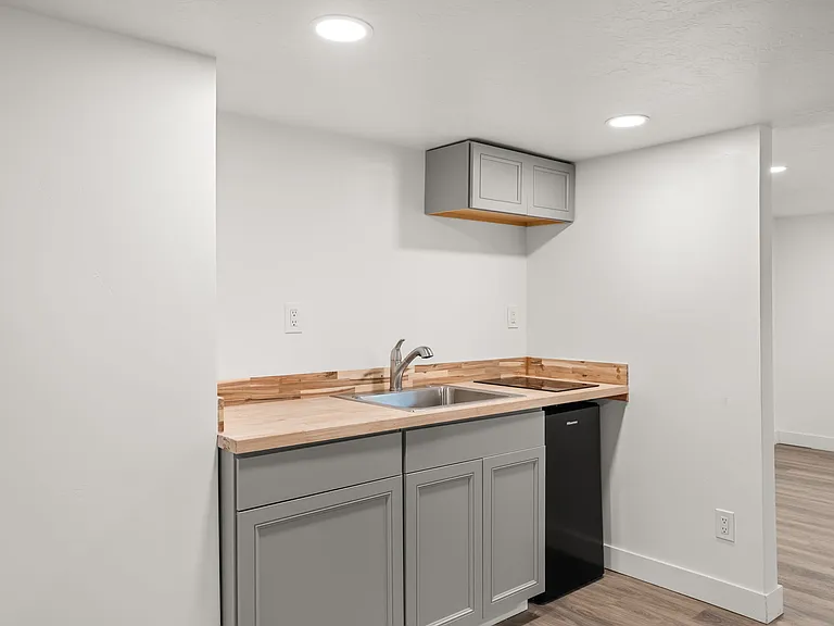 2624 W 8th Ave #B — Photo 7
