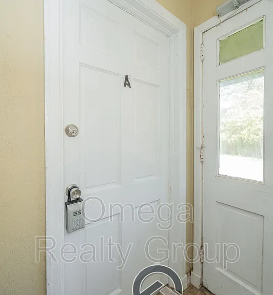 1032 Pershing Ave #A — Photo 3