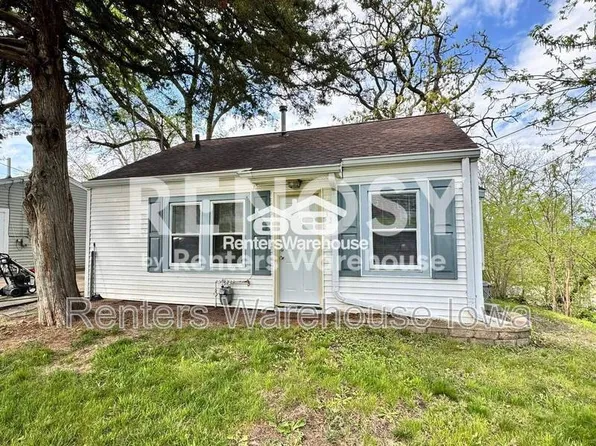 35 Hillside Ave, Des Moines, IA 50315
