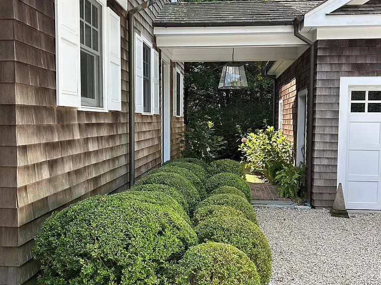 78 Pantigo Rd — Photo 5