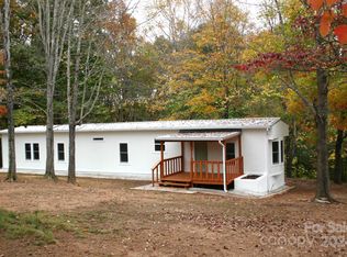2869 9th Ave SE, Hickory, NC 28602