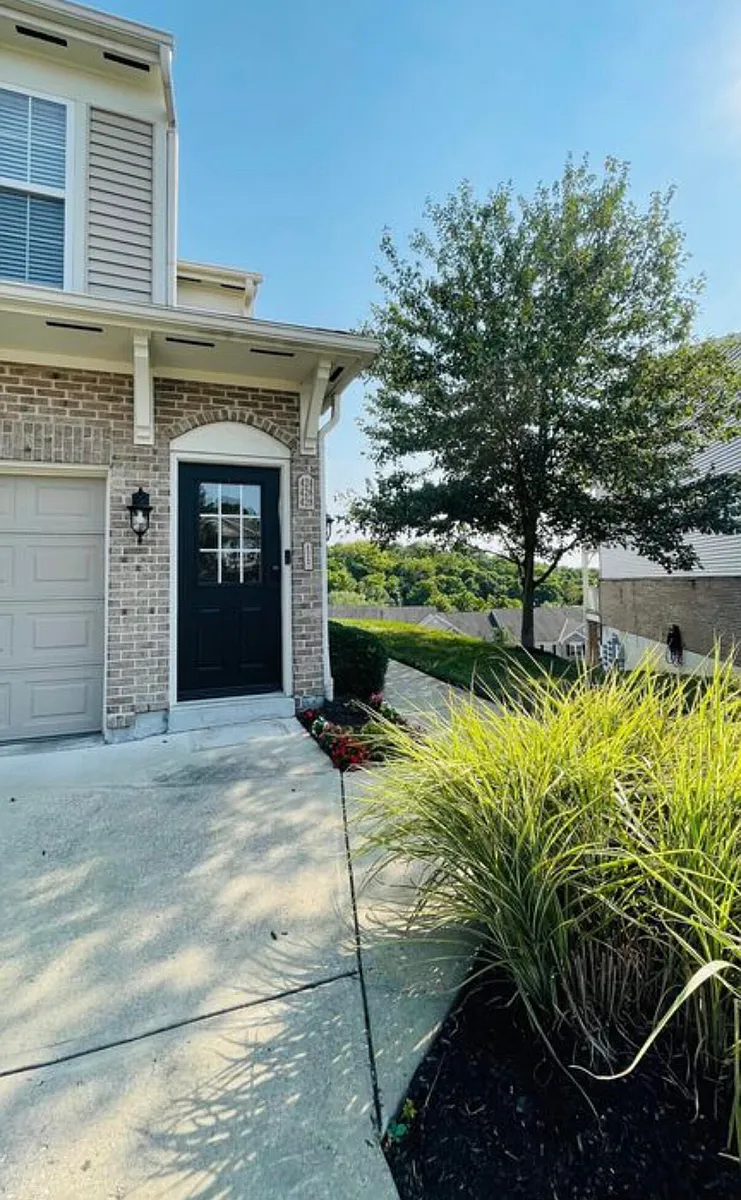 Building Photo - 422 Breezewood Ct