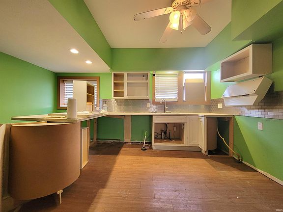 5th image of 2405 Miami St