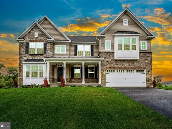310 Greenwood Rd, Spring Grove, PA 17362