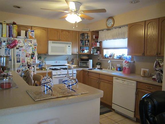 2nd image of 162 Warwick Ave