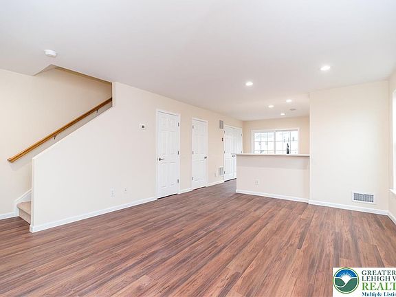 4th image of 8428 Saylor Ct