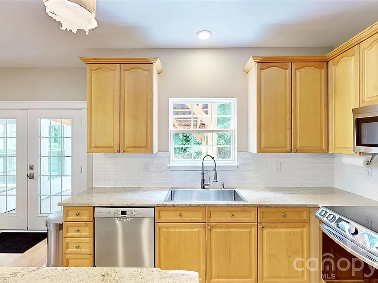 107 Stonemason Ct — Photo 15