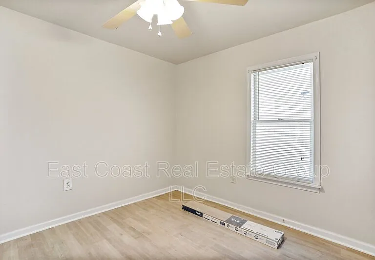118 S Locust St — Photo 17