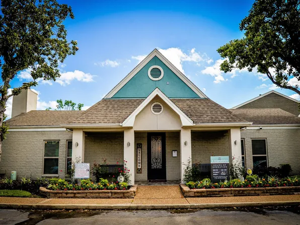 Commons at Westchase