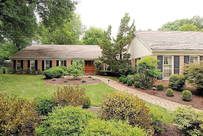 1st image of 1702 Hollinwood Dr