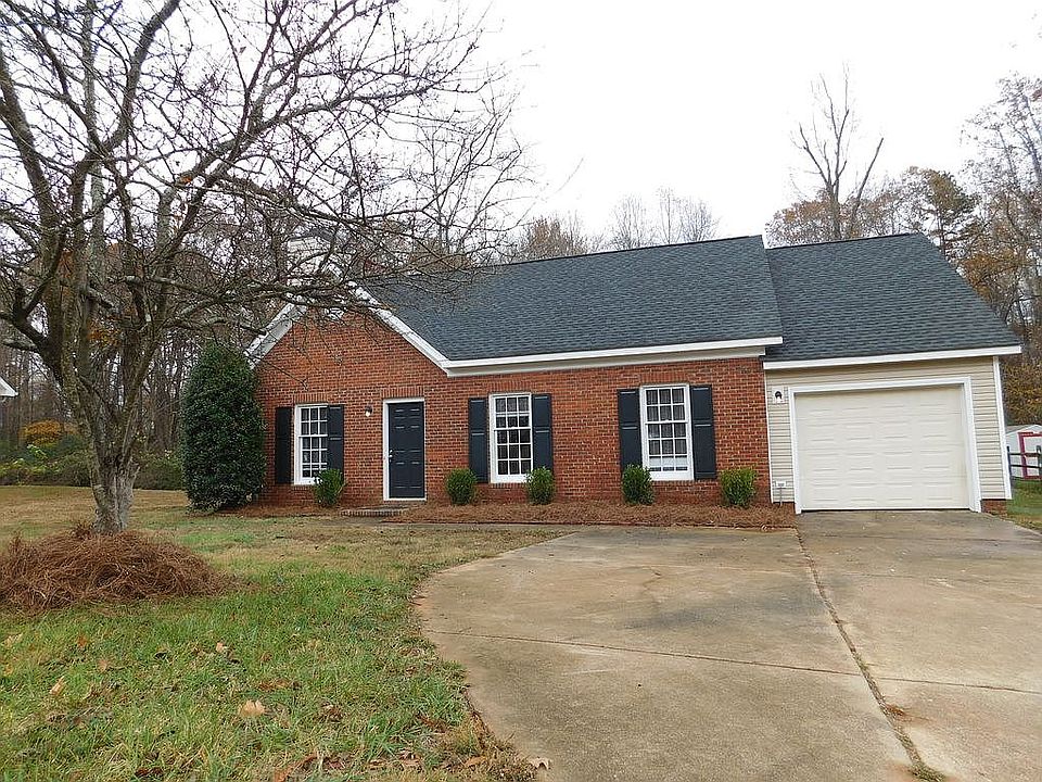 1st image of 6700 Raeburn Ln