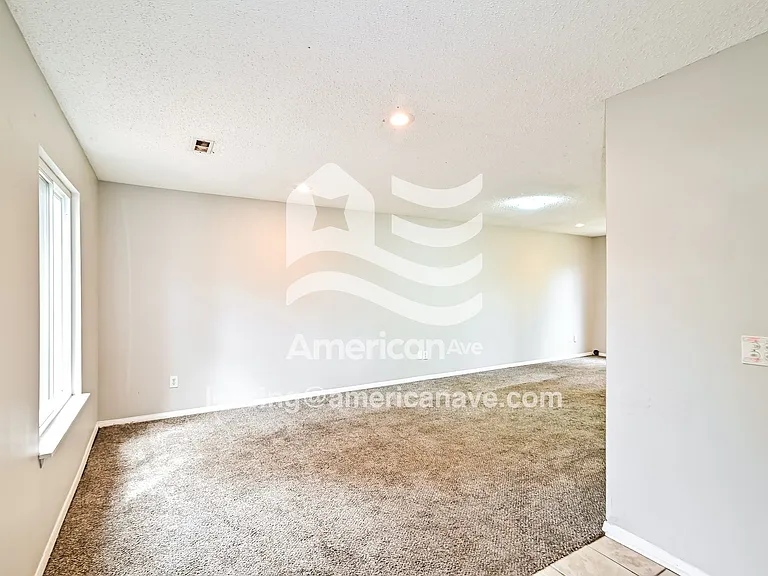 1621_004_living_room_4.jpg
