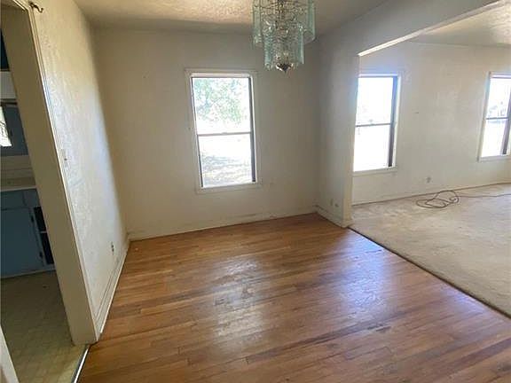 2nd image of 302 E Henderson St
