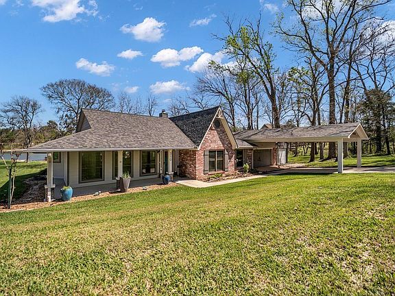 4th image of 310 Cove Loop