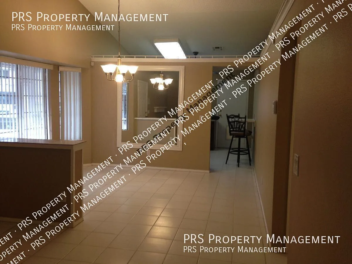 Townhouse in Chandler newly listed! — Photo 3