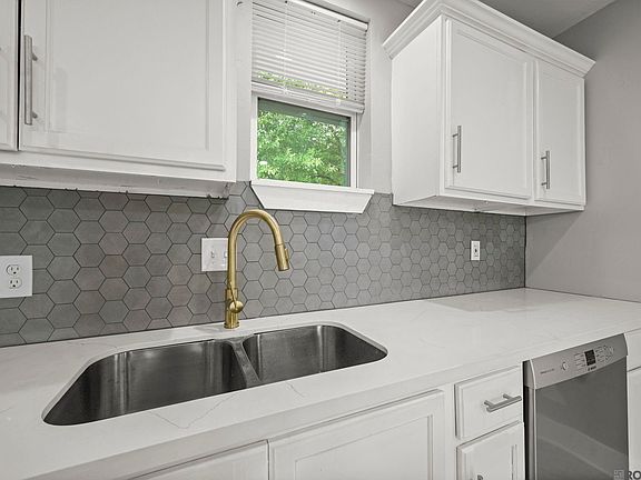 4th image of 4366 Mills St