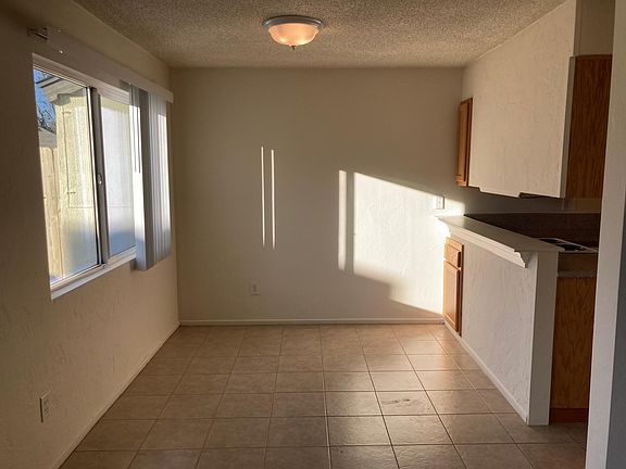 5th image of 852 Bonita Ave