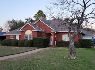 607 S Nolan River Rd, Cleburne, TX 76033