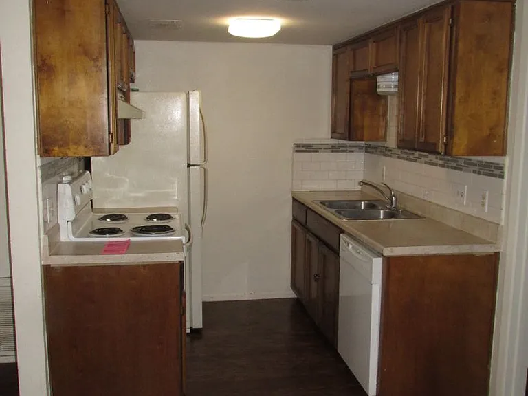 5735 Crestmore Dr — Photo 5