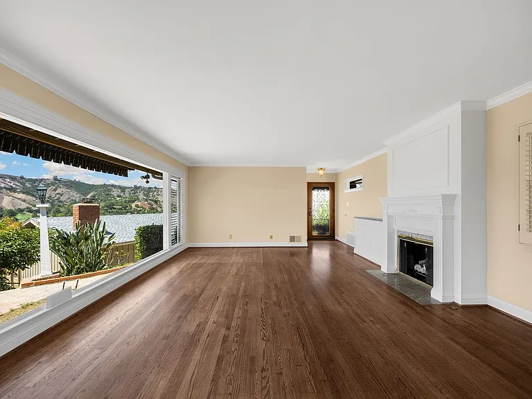 1071 E Avocado Crest Rd — Photo 17