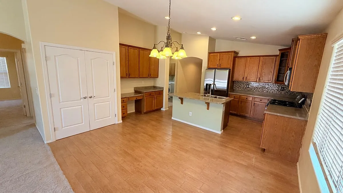 19546 North Krupps Court — Photo 3