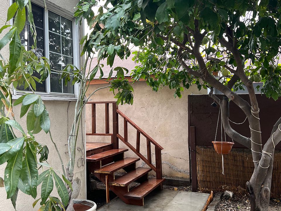 1st image of 12224 Beverly Blvd #2