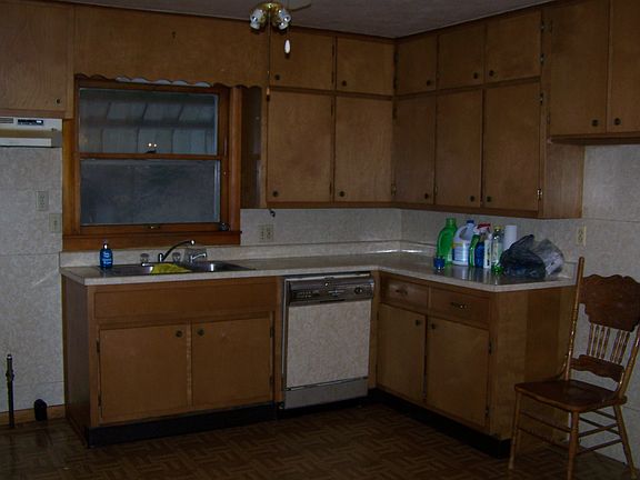 2nd image of 412 E Spruce St