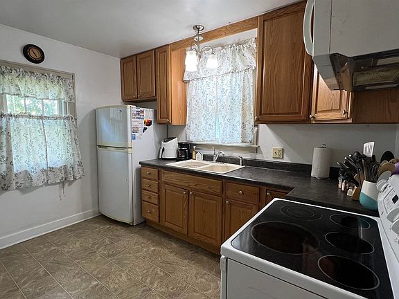 4th image of 319 S Linn Ave