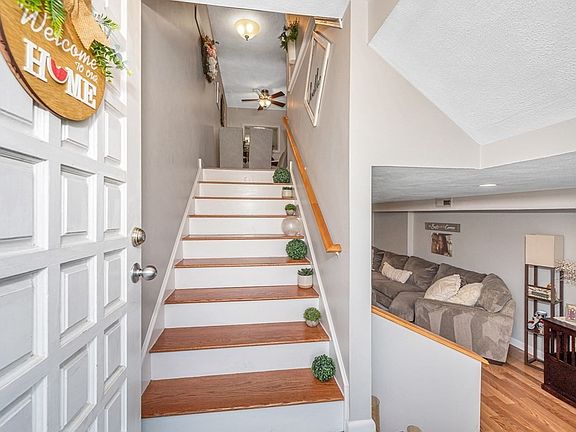3rd image of 226 Farrwood Dr #226