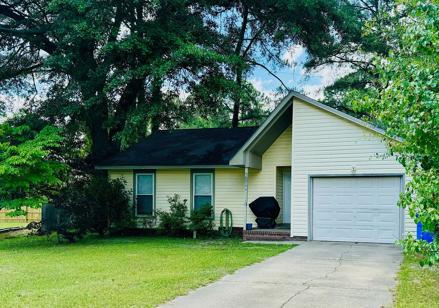 3 Bedroom, 2 Bath in Jack Britt School District — Photo 1