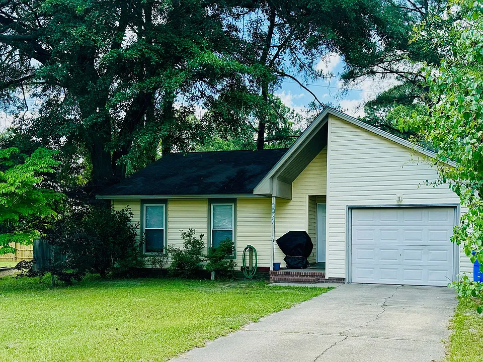 6598 Honeysuckle Dr