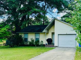 6598 Honeysuckle Dr, Fayetteville, NC 28304