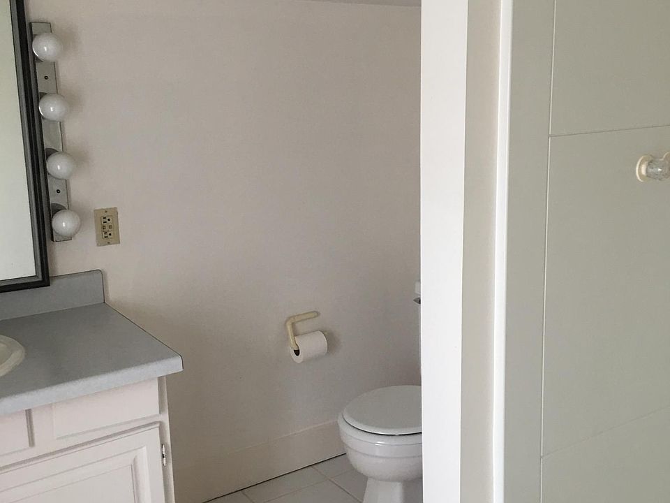 1st image of 2510 Euclid Heights Blvd Floor 3