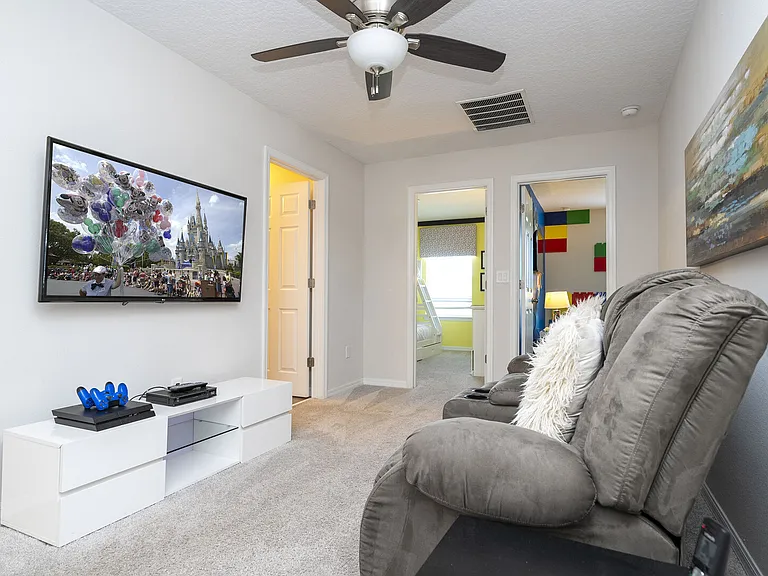 Carey Palm Cir — Photo 5