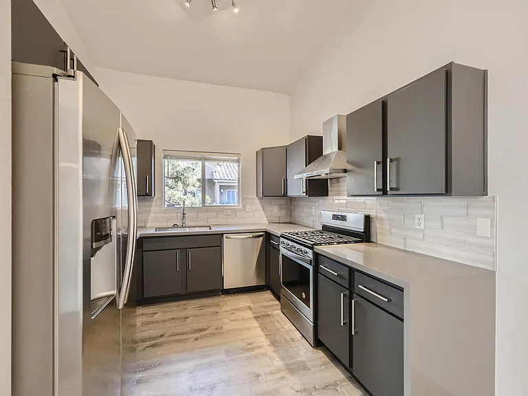 2153 Jasper Bluff St #201 — Photo 10
