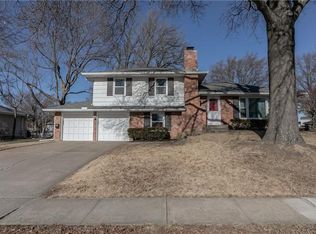 9932 Woodson St, Overland Park, KS 66207
