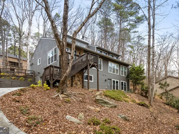 110 Lake Top Ct, Roswell, GA 30076