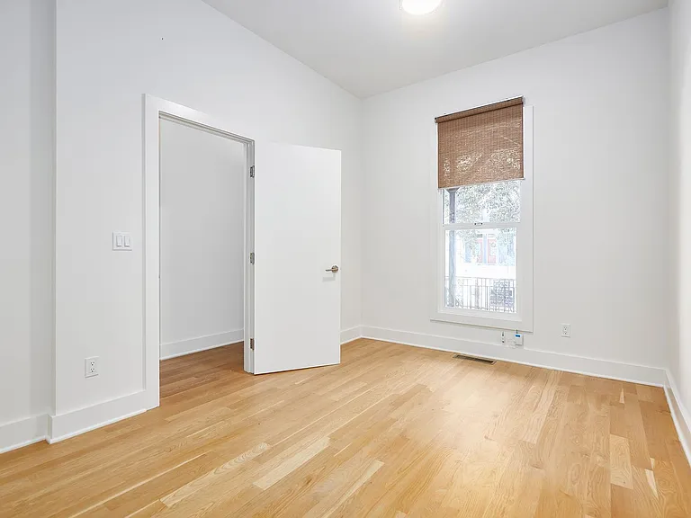 1268 Hampshire St — Photo 17