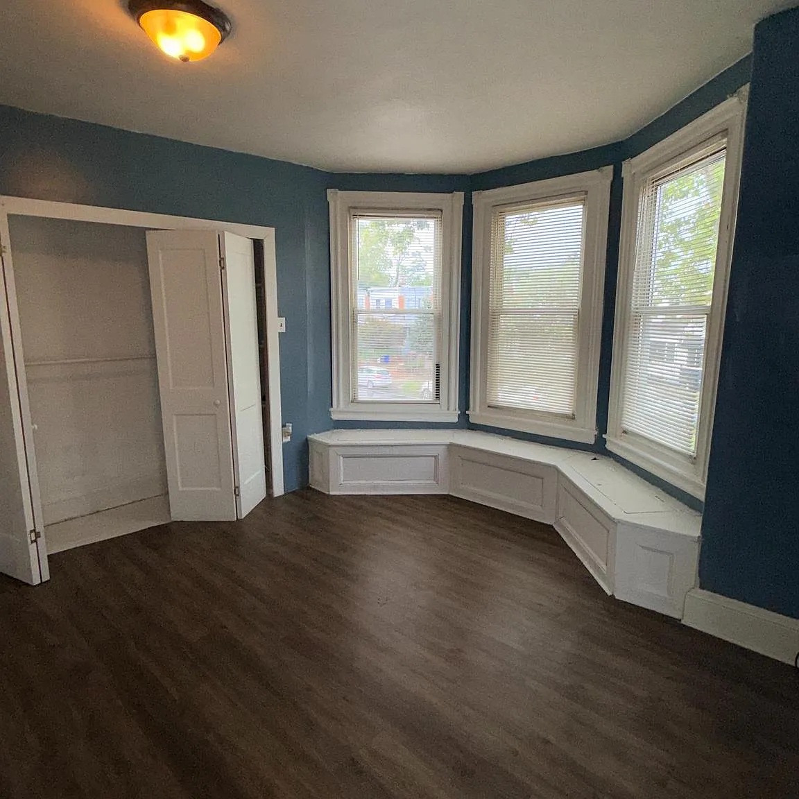 3 bed, 1.0 bath, 1280 sqft, $1,850 — Photo 2