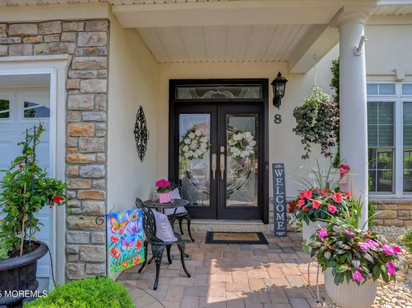 8 Crawford Road, Manalapan, NJ 07726