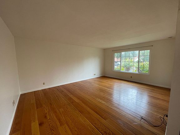 5th image of 784 Olive Ave