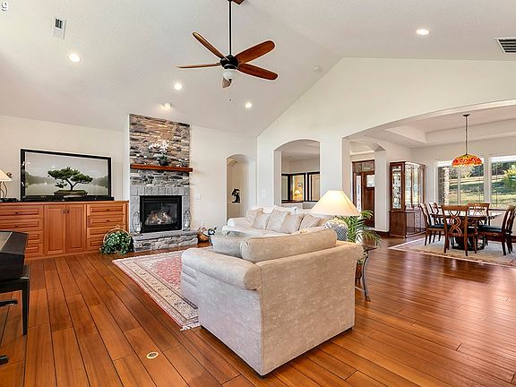 5th image of 16100 NE 185th Ct