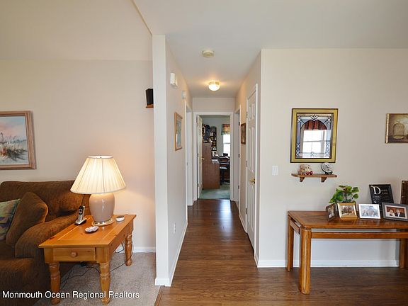 4th image of 2868 Lenox St
