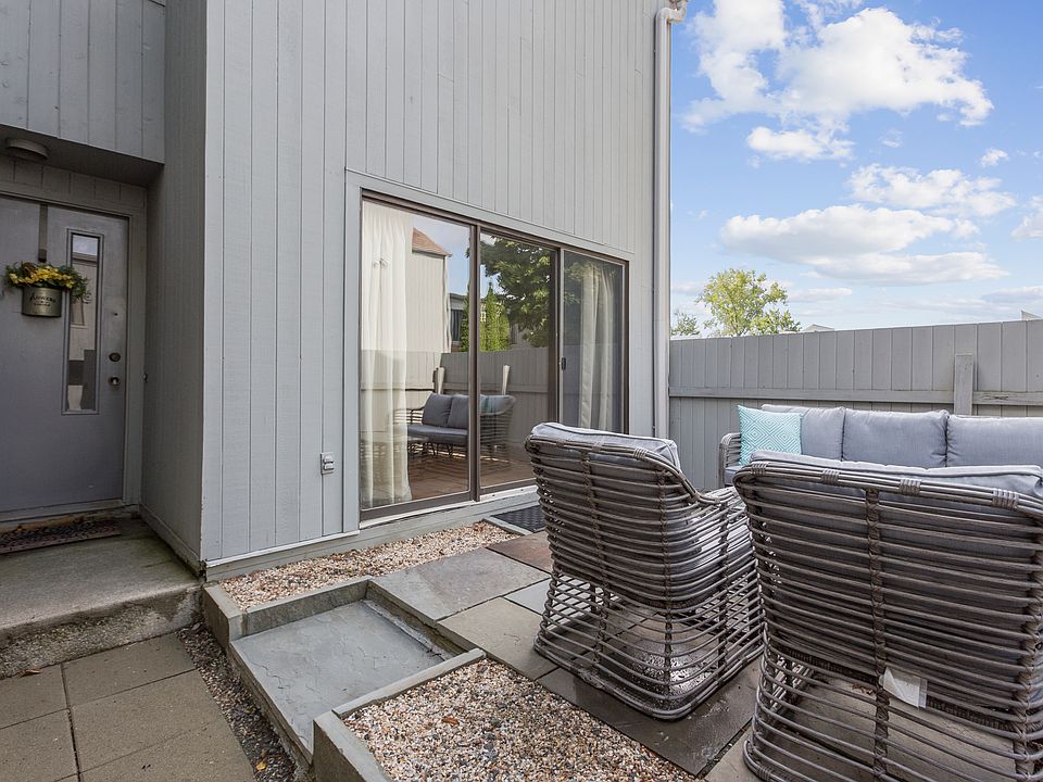 10 Sandlewood Lane