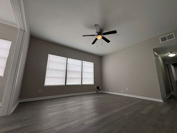 3rd image of 163 Avenue A SE APT 2
