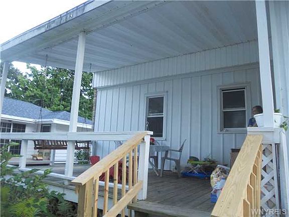 3rd image of 136 Dawson Dr