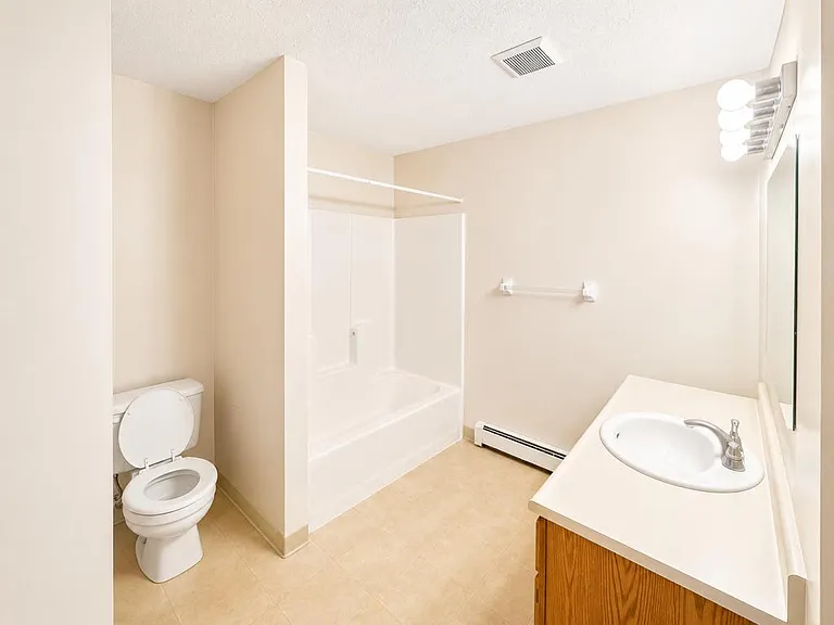 6378 Saint Andrews Dr #7 — Photo 4