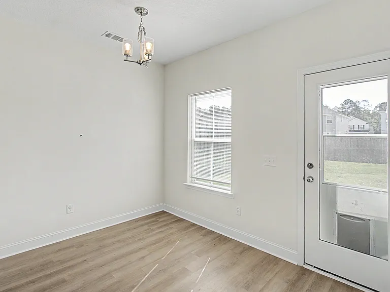 1052 Grayson Ave — Photo 4