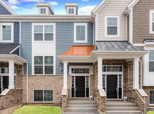 1989 Kingsley Cir, Northbrook, IL 60062