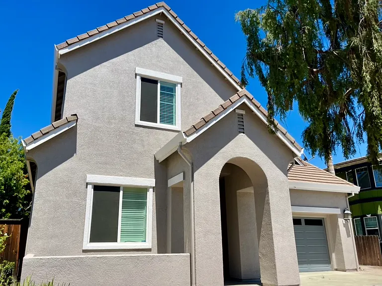 1679 Whispering Wind Dr — Photo 2